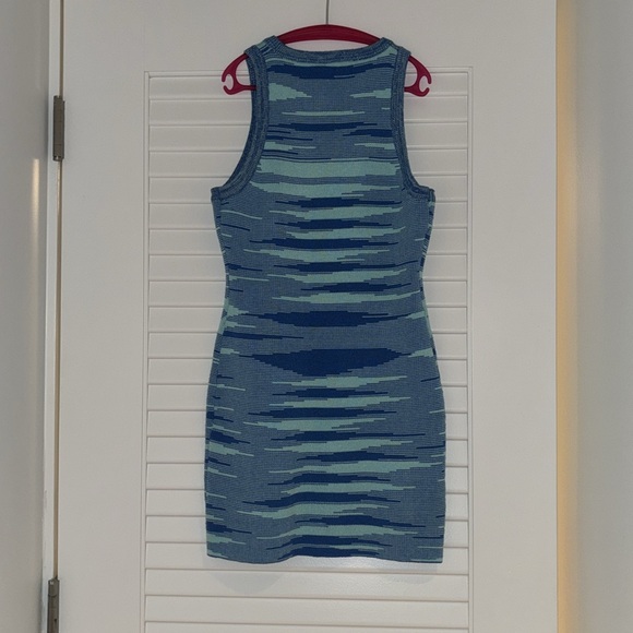 Two Toned Blue Knit Bodycon Dress - Picture 4 of 4